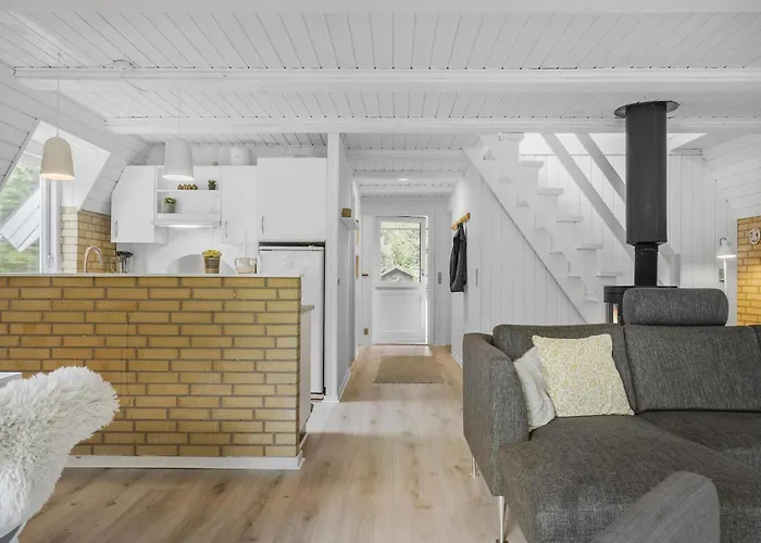 3 Bedroom Stunning In * Hojslev