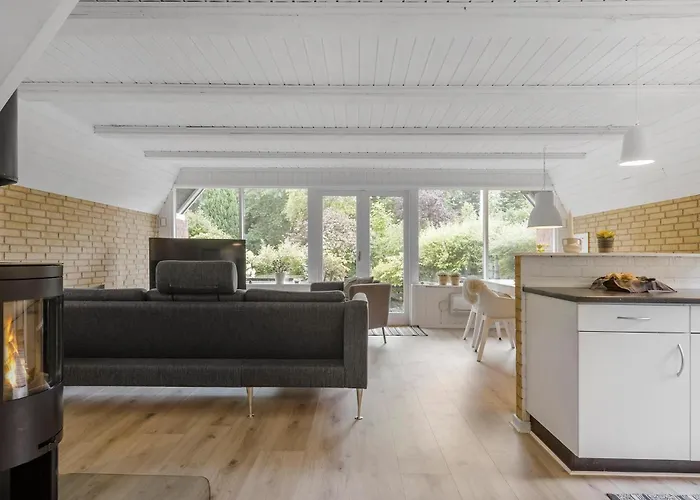 3 Bedroom Stunning In Hojslev