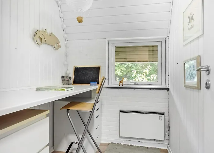 3 Bedroom Stunning In * Hojslev