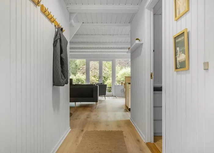 3 Bedroom Stunning In Holiday home Hojslev